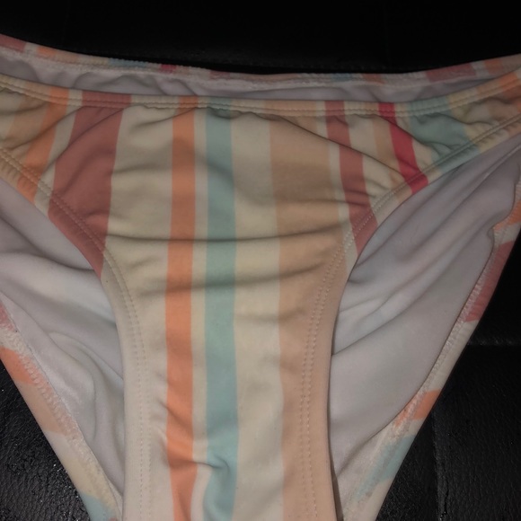 striped bikini set - Picture 3 of 3